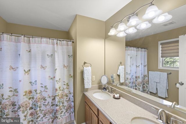 138 TWIG TER, East Berlin, PA 17316