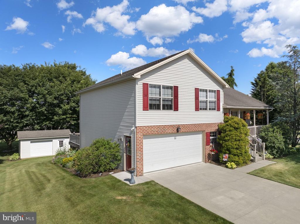 138 TWIG TER, East Berlin, PA 17316