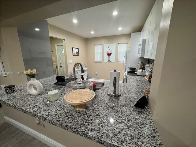 5427 NW 169th St, Miami Gardens, FL 33055