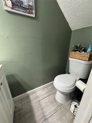 5427 NW 169th St, Miami Gardens, FL 33055