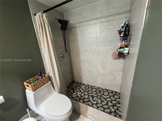 5427 NW 169th St, Miami Gardens, FL 33055