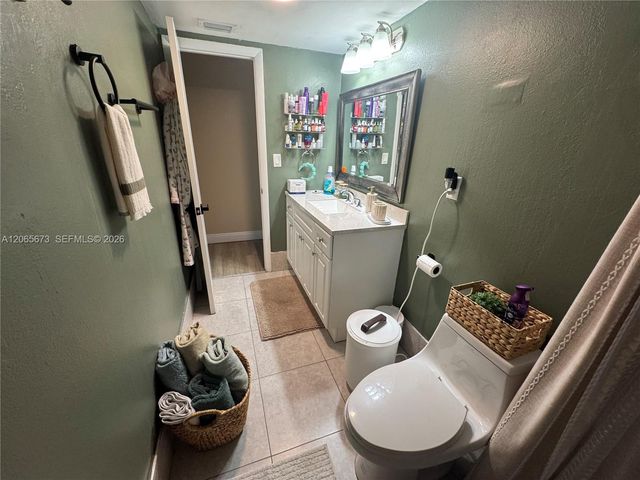 5427 NW 169th St, Miami Gardens, FL 33055