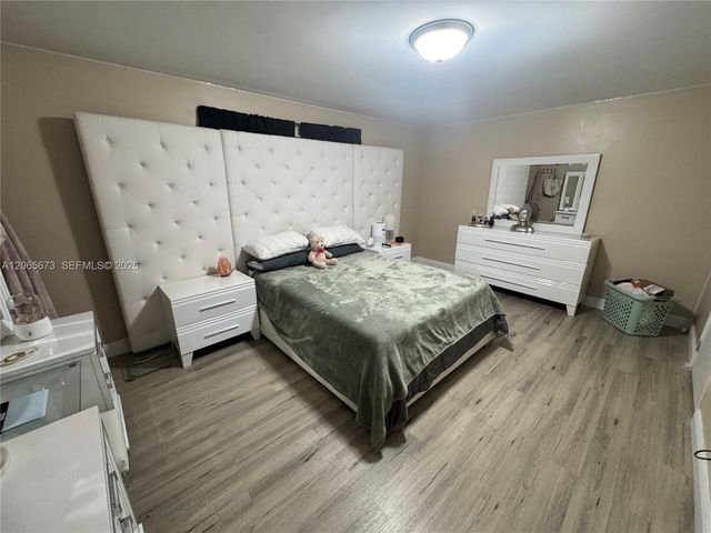 5427 NW 169th St, Miami Gardens, FL 33055