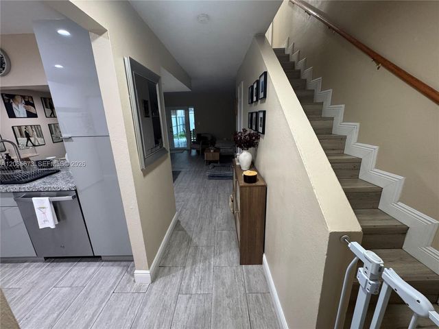 5427 NW 169th St, Miami Gardens, FL 33055