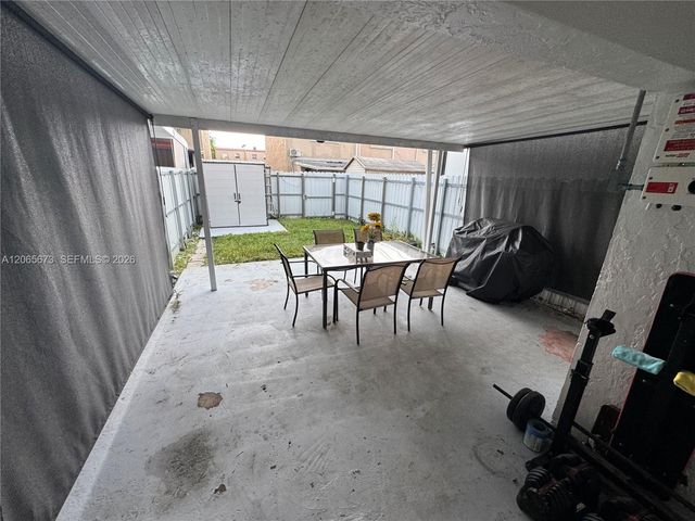 5427 NW 169th St, Miami Gardens, FL 33055