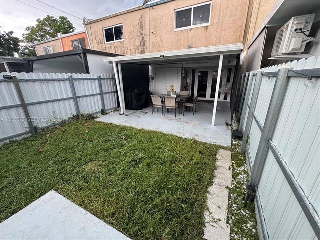 5427 NW 169th St, Miami Gardens, FL 33055