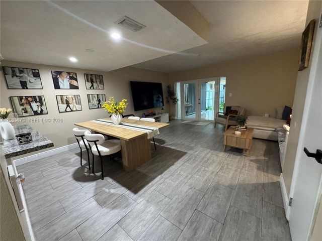 5427 NW 169th St, Miami Gardens, FL 33055