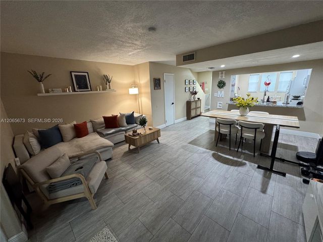 5427 NW 169th St, Miami Gardens, FL 33055