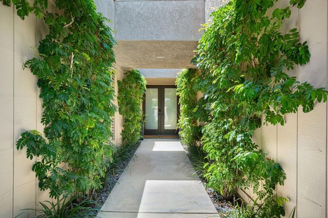 76 Princeton Drive, Rancho Mirage, CA 92270