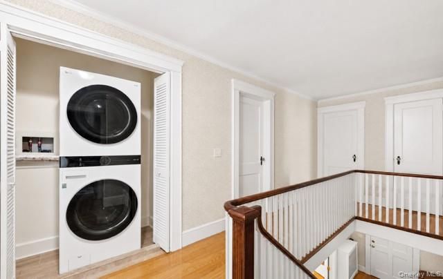 1 S Lakeview Avenue, Brightwaters, NY 11718