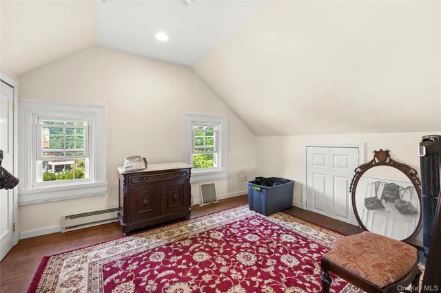 1 S Lakeview Avenue, Brightwaters, NY 11718