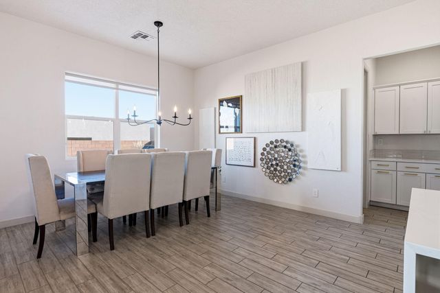 2414 Lynn Road SE, Rio Rancho, NM 87124