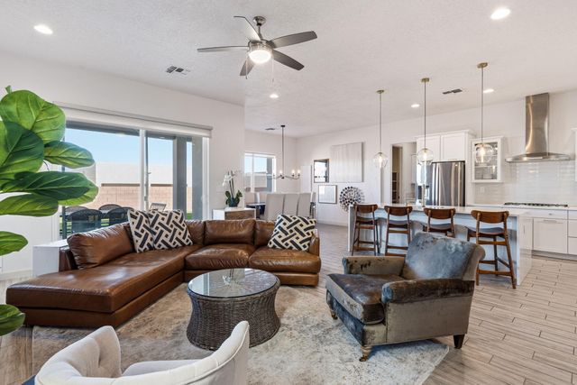 2414 Lynn Road SE, Rio Rancho, NM 87124