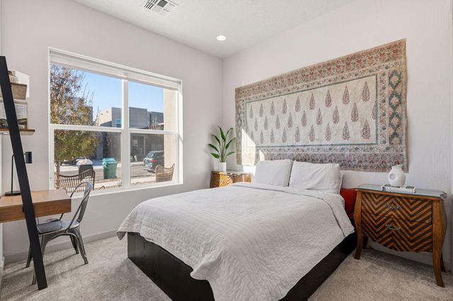 2414 Lynn Road SE, Rio Rancho, NM 87124