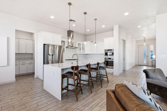 2414 Lynn Road SE, Rio Rancho, NM 87124