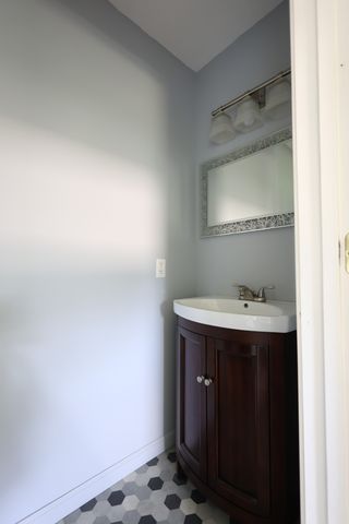968 Old Nashville Hwy, Mc Ewen, TN 37101