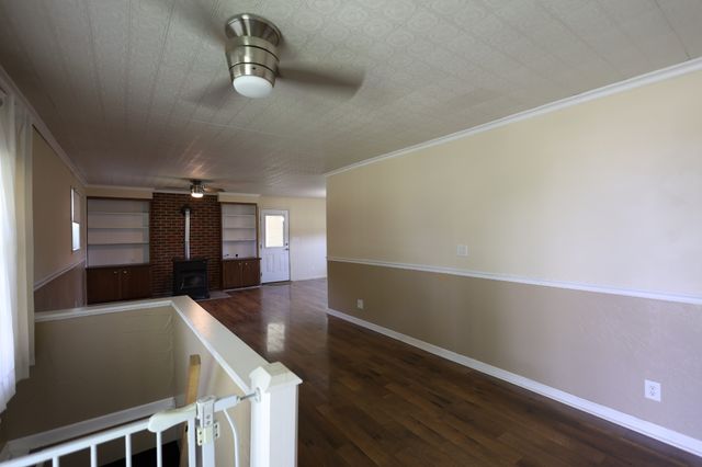 968 Old Nashville Hwy, Mc Ewen, TN 37101