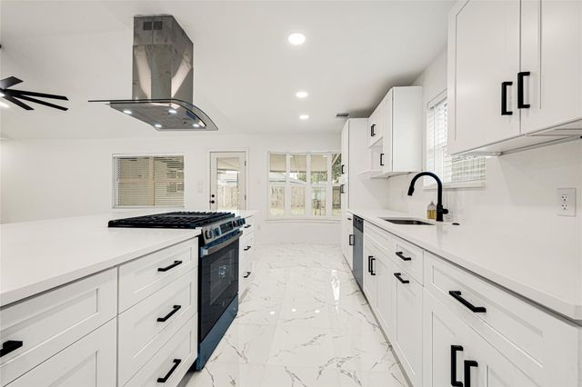 11411 Sagehurst Lane, Houston, TX 77089