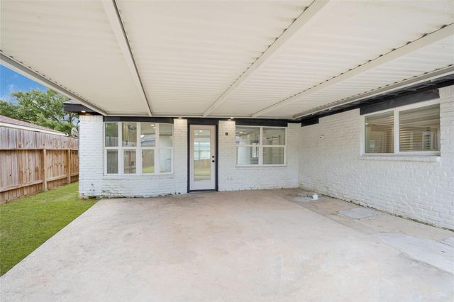 11411 Sagehurst Lane, Houston, TX 77089
