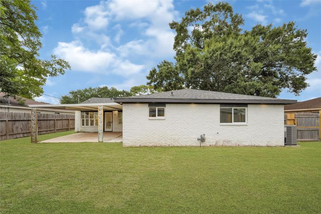 11411 Sagehurst Lane, Houston, TX 77089
