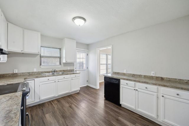 5032 Marks Place, Fort Worth, TX 76116