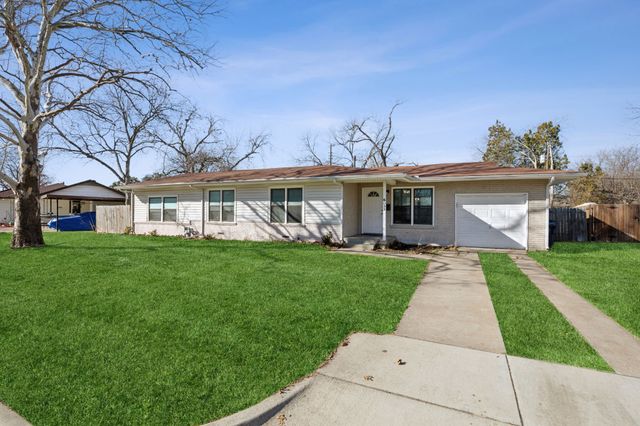 5032 Marks Place, Fort Worth, TX 76116