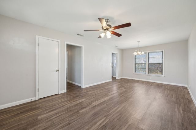 5032 Marks Place, Fort Worth, TX 76116