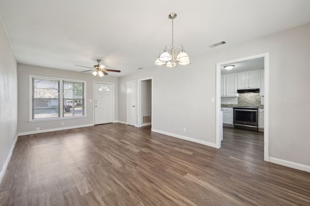 5032 Marks Place, Fort Worth, TX 76116