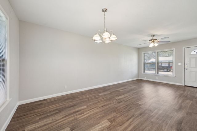 5032 Marks Place, Fort Worth, TX 76116