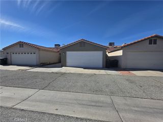387 Palm Avenue, San Jacinto, CA 92582