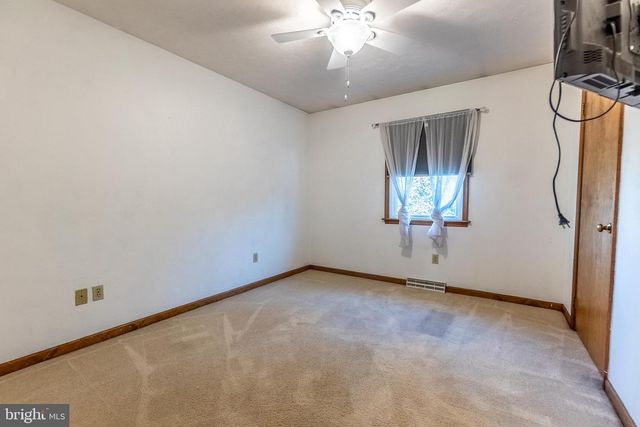 677 POPLAR ST, Hanover, PA 17331