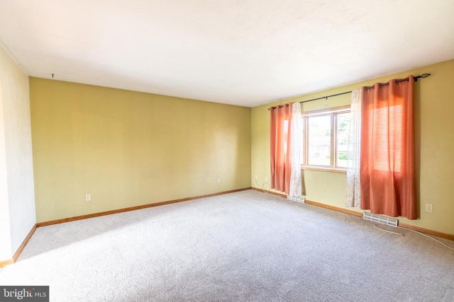677 POPLAR ST, Hanover, PA 17331