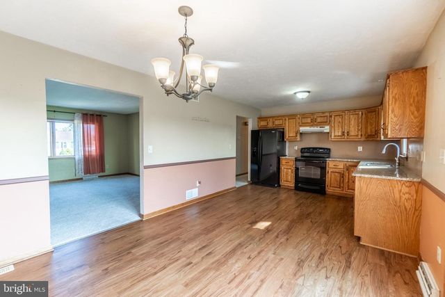 677 POPLAR ST, Hanover, PA 17331