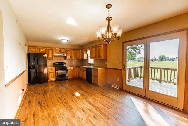 677 POPLAR ST, Hanover, PA 17331