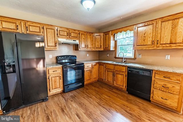 677 POPLAR ST, Hanover, PA 17331