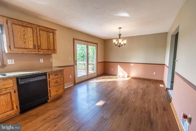677 POPLAR ST, Hanover, PA 17331
