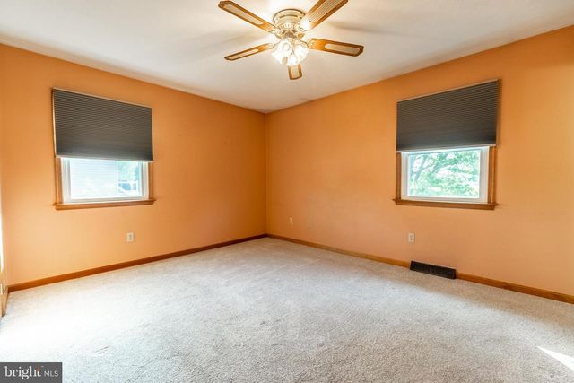 677 POPLAR ST, Hanover, PA 17331