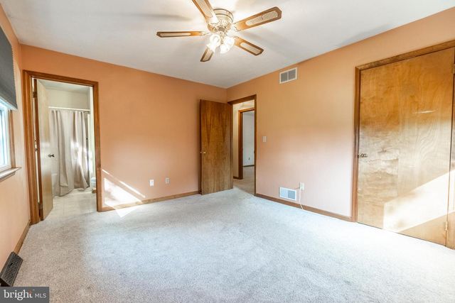 677 POPLAR ST, Hanover, PA 17331