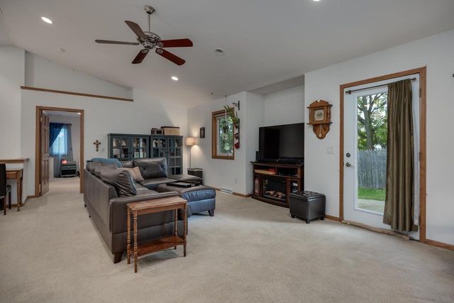 21 Garfield Street, Edgerton, WI 53534