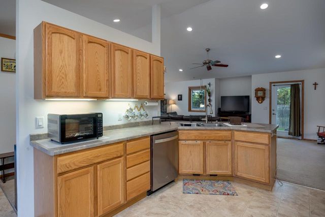 21 Garfield Street, Edgerton, WI 53534