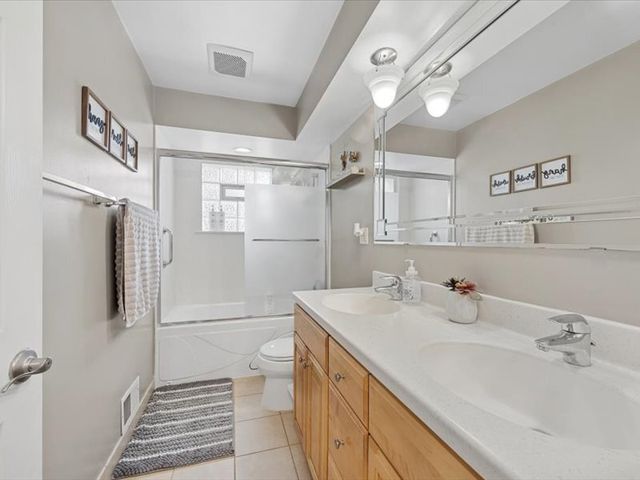 209 Murray Drive, Wood Dale, IL 60191