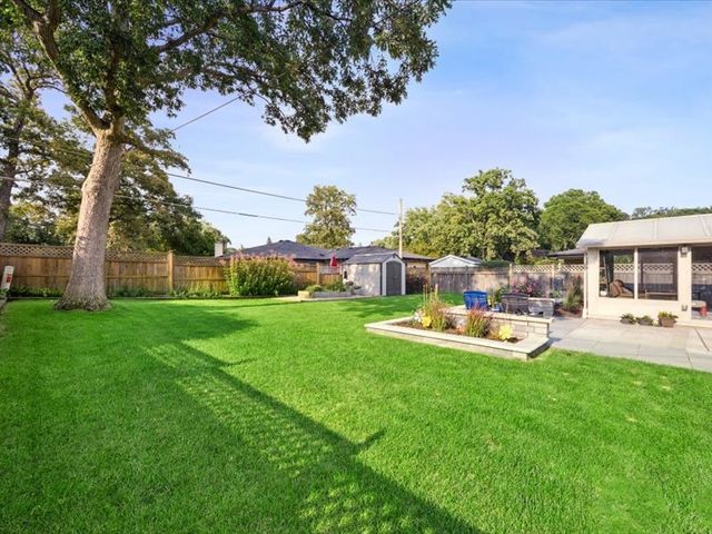 209 Murray Drive, Wood Dale, IL 60191