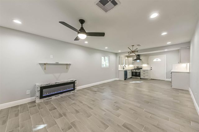 8925 Everglade Drive, Houston, TX 77078