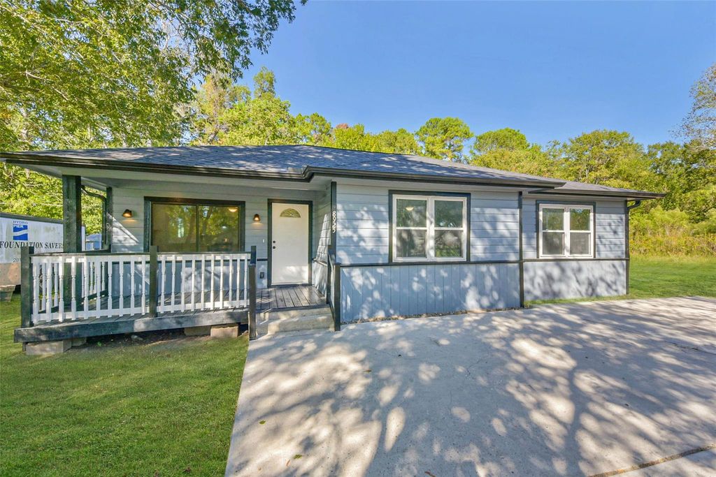 8925 Everglade Drive, Houston, TX 77078