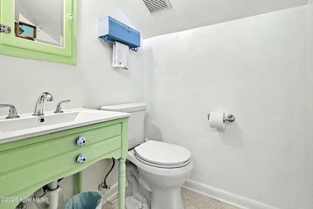 301 22nd Place E, Oak Island, NC 28465