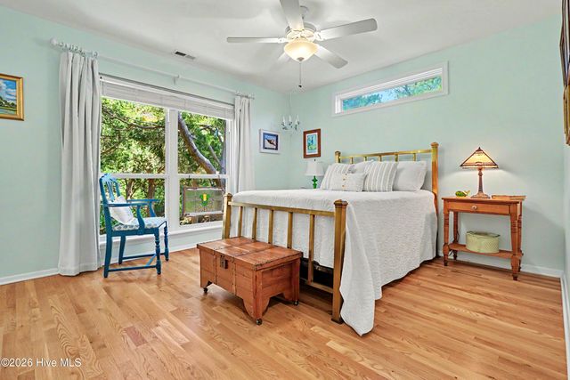 301 22nd Place E, Oak Island, NC 28465
