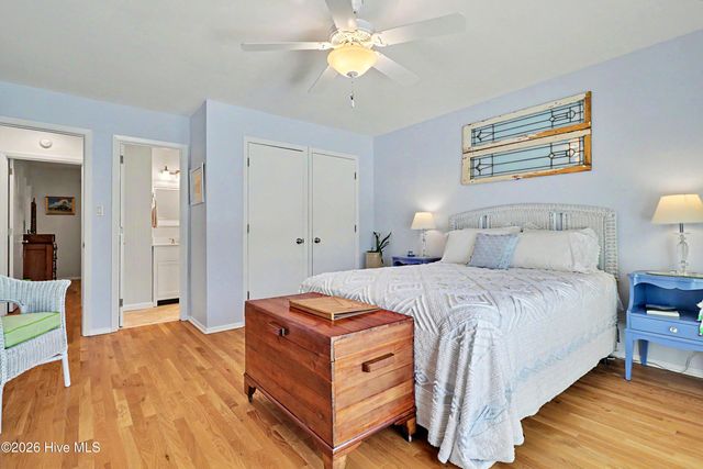 301 22nd Place E, Oak Island, NC 28465