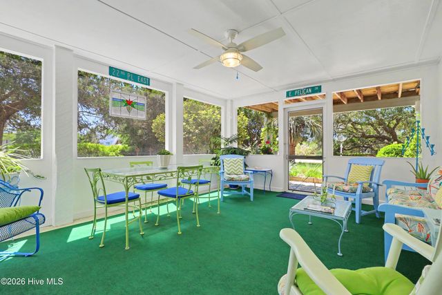 301 22nd Place E, Oak Island, NC 28465
