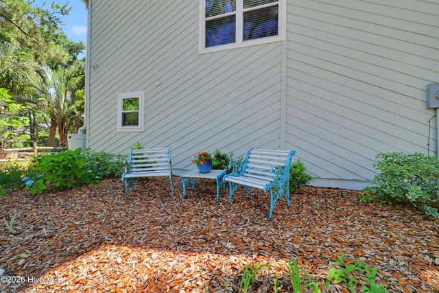301 22nd Place E, Oak Island, NC 28465