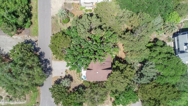 301 22nd Place E, Oak Island, NC 28465